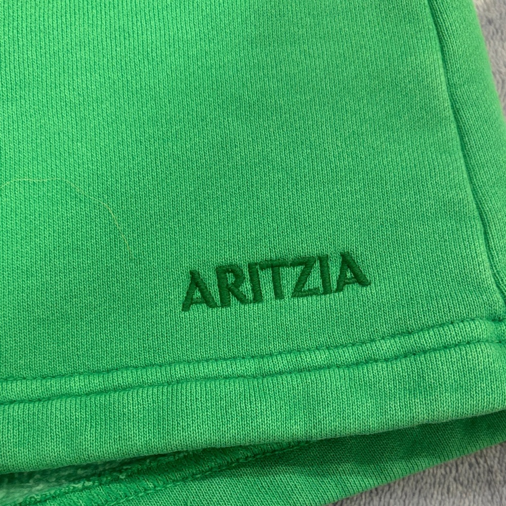 Aritzia Green Boyfriend Fit CozyFleece Shorts - Picture 2 of 3